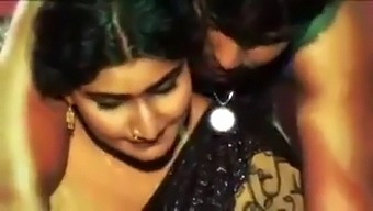 Sensual Mature Lady From Tamil Nadu In Steamy Action