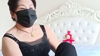 Olgun Asyalı Kadın Cinsel Bir Buluşma Arıyor