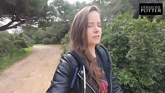 Pula, Hrvaška - Prizori Hardcore Seksa S Čudovitimi Ženskami Z Odličnimi Ritkami.