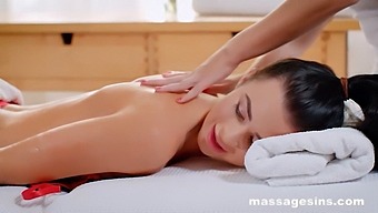 I Gave My Masseuse Full Freedom To Act With Me