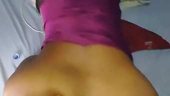 Papai Satisfaz Meu Desejo Por Cu Com Suas Mãos Habilidosas