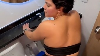 Um Cara Aleatório Faz Sexo Com Uma Jovem Colombiana Depois De Fazer Sexo Em Uma Discoteca Pública